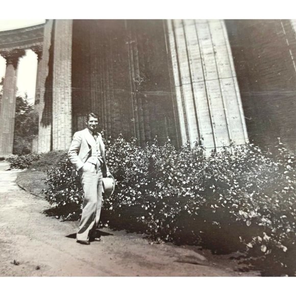 Vintage Found Photo Sharp Dressed Young Man at Unversity Garden 1930s Snapshot - Picture 2 of 6